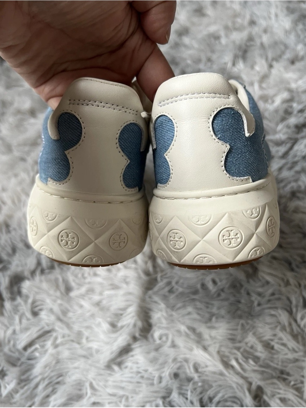 Tory Burch Denim Ladybug Platform Sneakers in Light Blue and Cream Size: 5.5 - Picture 7 of 8